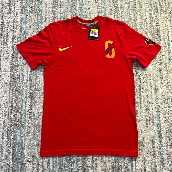 Men's Nike Iniesta #6 Shirt - Picture 1 of 8